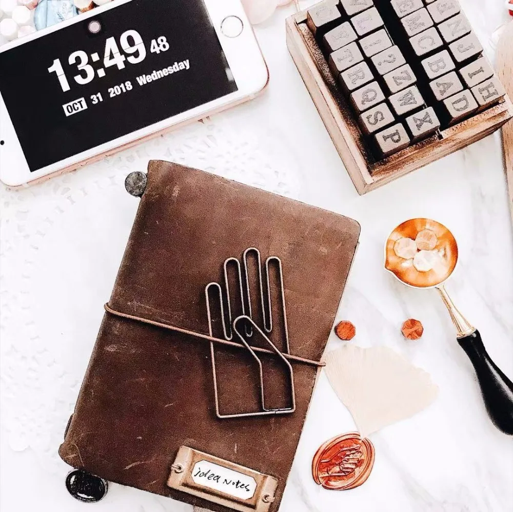

1PC Retro Hand Hollow Metal Bookmark Stationery Vintage Gold Black Bookmarks School Office Supplies Escolar Papeleria sl1731