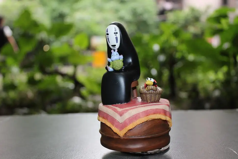 

Free Shipping Christmas Anime Cartoon Miyazaki Hayao 12cm Spirited Away No Face Music Box PVC Action Figure Collection Toy Doll