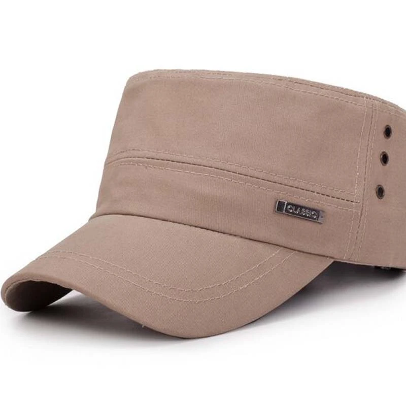 casquette avec un trou