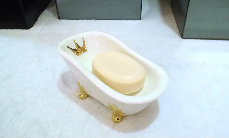 European Ceramic Small Bath Soap Box Drain Soap Tray for Bathroom Hotel Restaurant Soap Dish Holder Originality Wedding Gifts