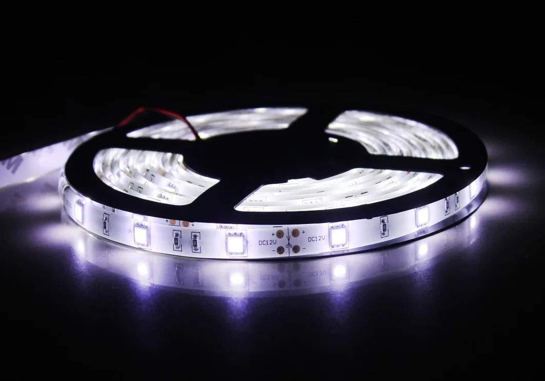 Tiras de Led dc12v 5050 rgb led luz Marca : Zuczug