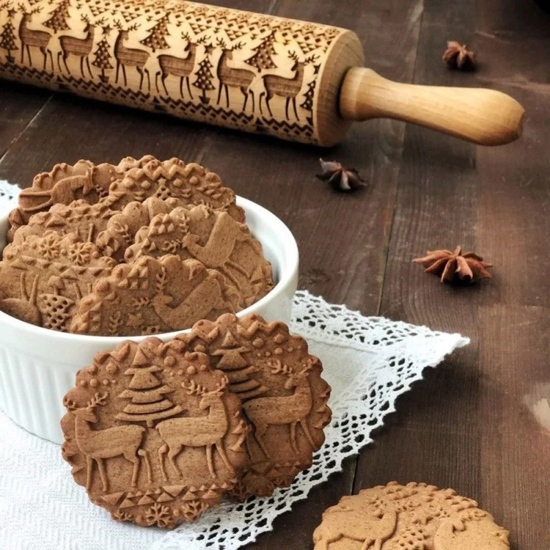 

2018 Christmas Embossing Rolling Pin wooden Engraved Rolling Pin Baking Cookies Biscuit Cake Dough Roller Reindeer Snowflake