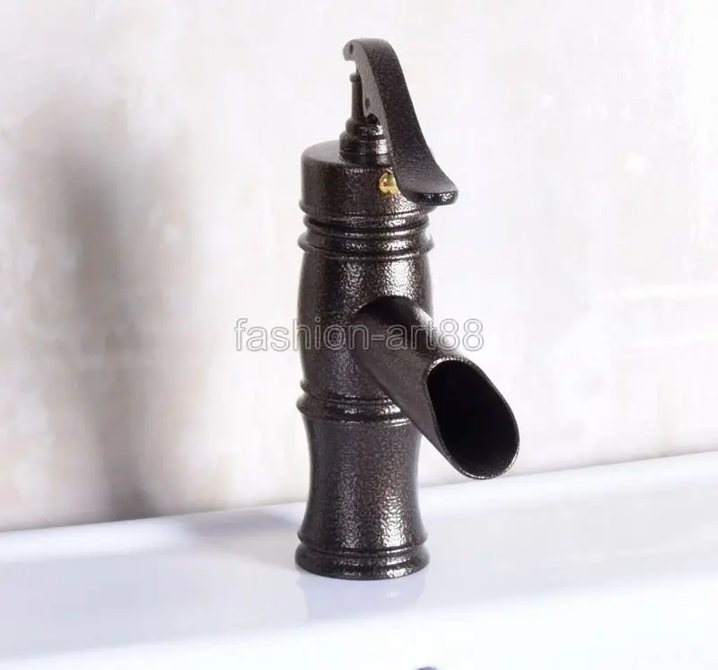 Faucet venetian side spray delta kitchen bronze