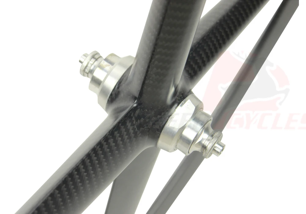 4 spokes carbon wheels