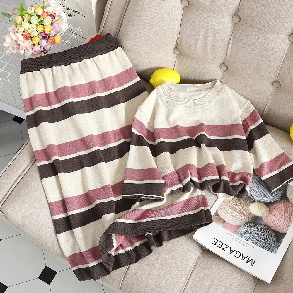

Fashion Blue Patchwork Striped 2 Piece Skirt Set Women Half Sleeve Pullover And Medium Long Skirt 2019 New Ladies Knit Suit Set