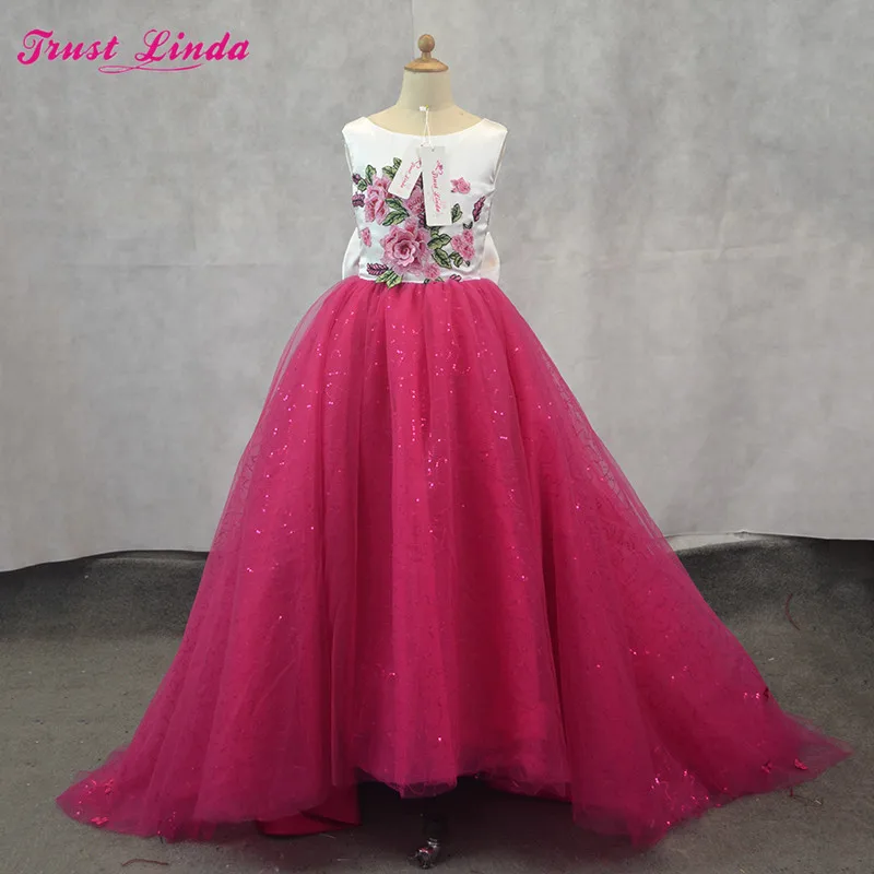 Groothandel 2018 Vintage Arabische Prinses Bloem Meisje Jurken Lange Trein Party Gown Bloemen Bloemen Lace Tiered Meisje Communie Jurk Groothandel 2018 Vintage Arabische Prinses Bloem Meisje Jurken Lange Trein Party Gown Bloemen Bloemen Lace Tiered Meisje Communie Jurk