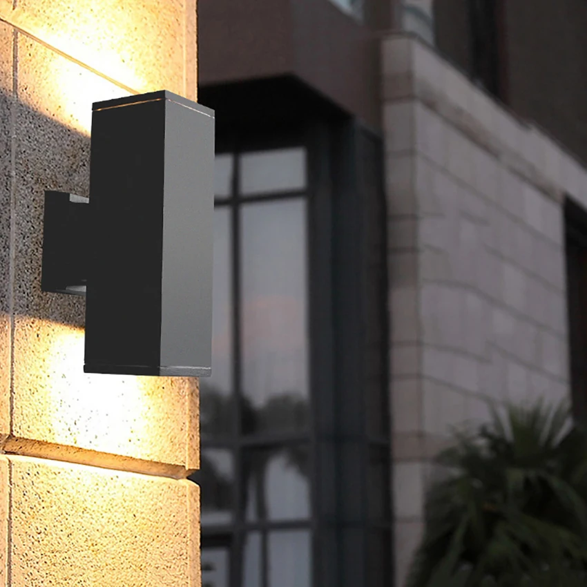 BL100 WALL LAMP OUTSIDE (3)