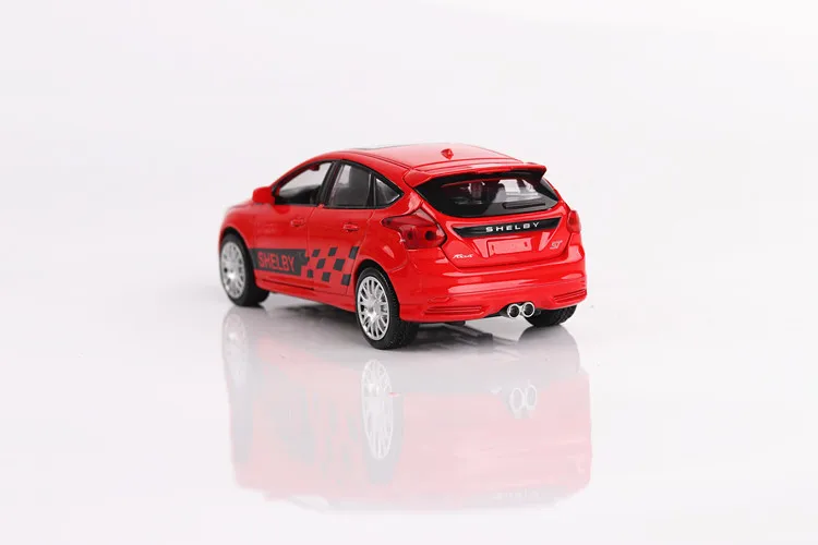 Новинка 1:32 Ford Focus литая под давлением модель автомобиля игрушечный электронный металлический автомобиль со звуком, светильник для детей, игрушки в подарок