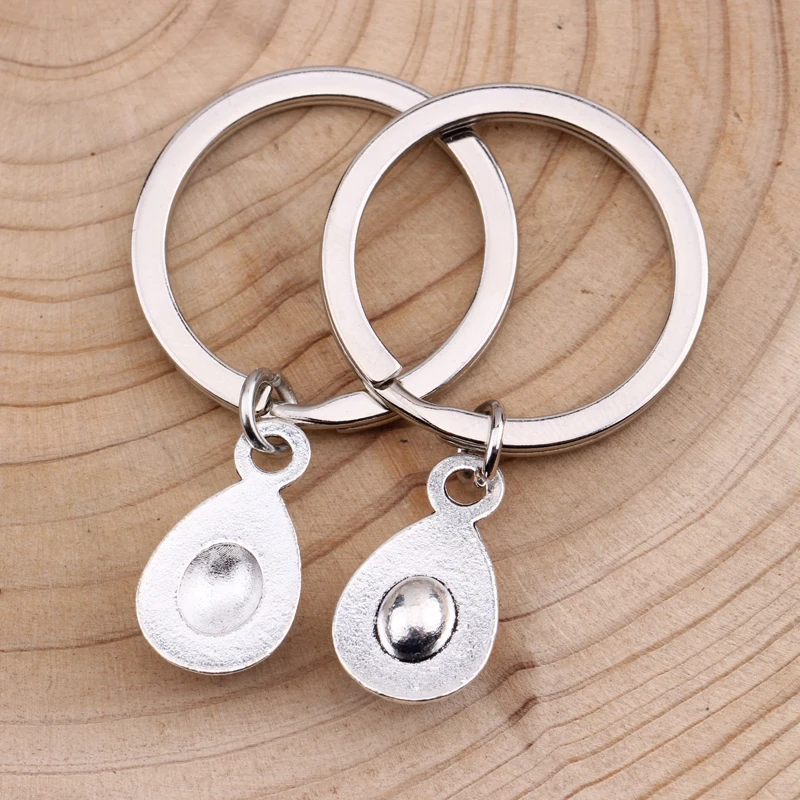 

2pcs Engraved avocado drop-shaped Short keychains couples keys holder lover's parents keyring friends tag charm driver fashion