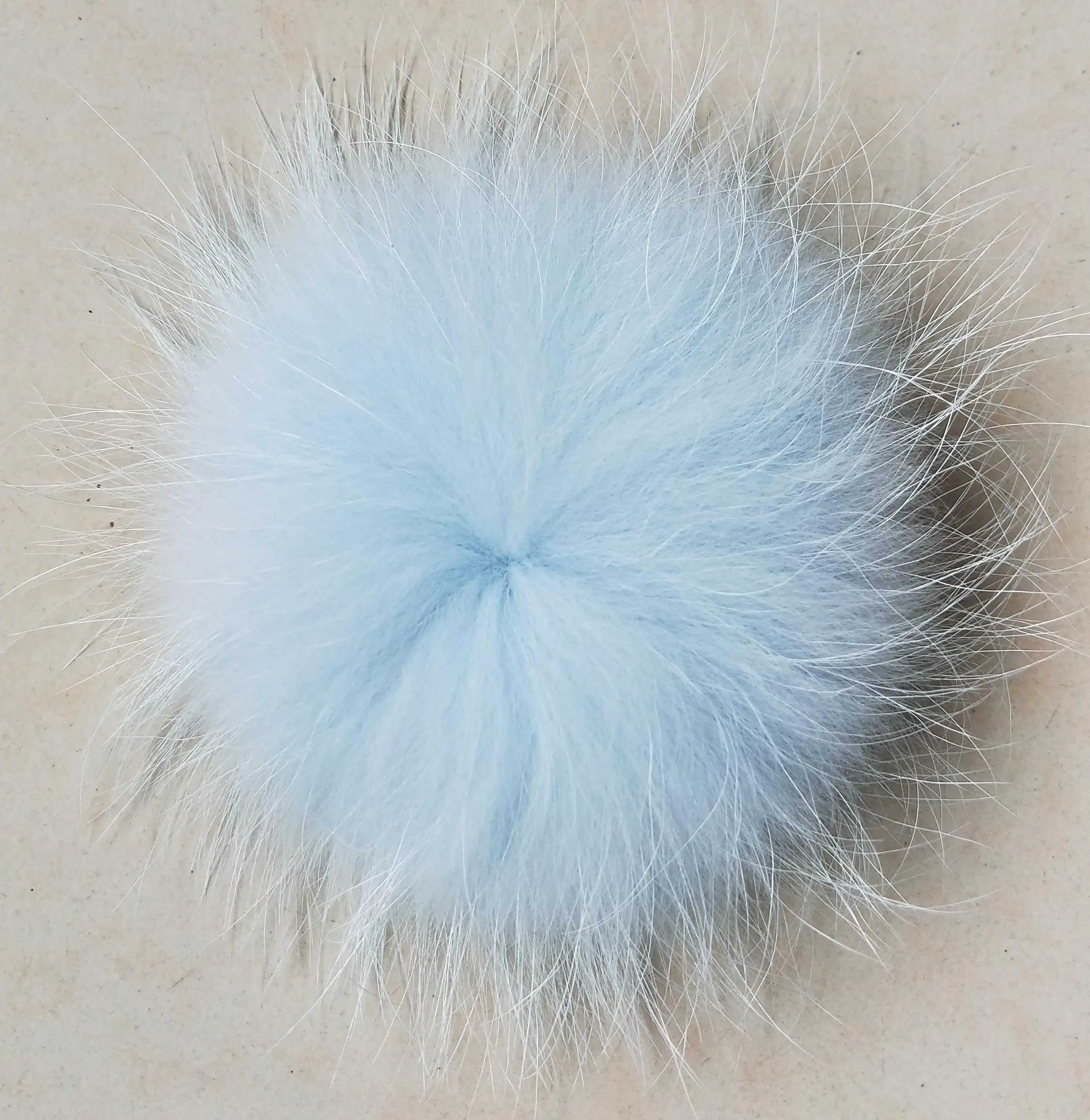 Цвет DIY натуральный мех енота помпоны пушистый натуральный мех помпон для зимы женская шапка вязаная шапка Skullies - Цвет: baby blue