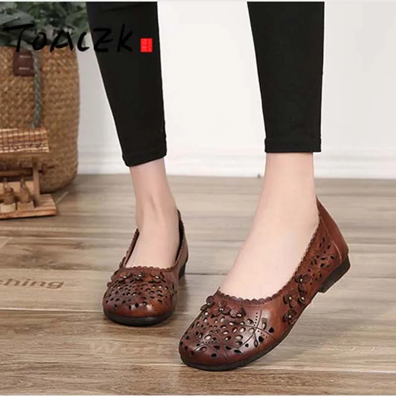 

Handmade vintage leather ethnic wind grandmother shoes soft bottom wild music Fulun British casual hollow flower girl shoes tide