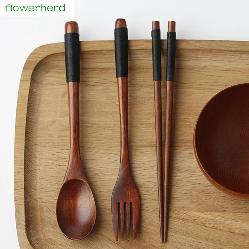 столовые приборы из дерева. деревянные ложки и вилки. ложка кухонная деревянная. ложки и вилки из дерева. одноразовые деревянные ложки и вилки.