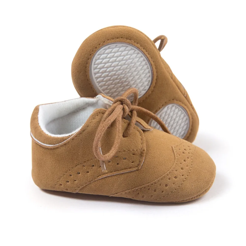 Модная детская обувь; броги для маленьких мальчиков и девочек; обувь для новорожденных; мягкая подошва; кроссовки на шнуровке