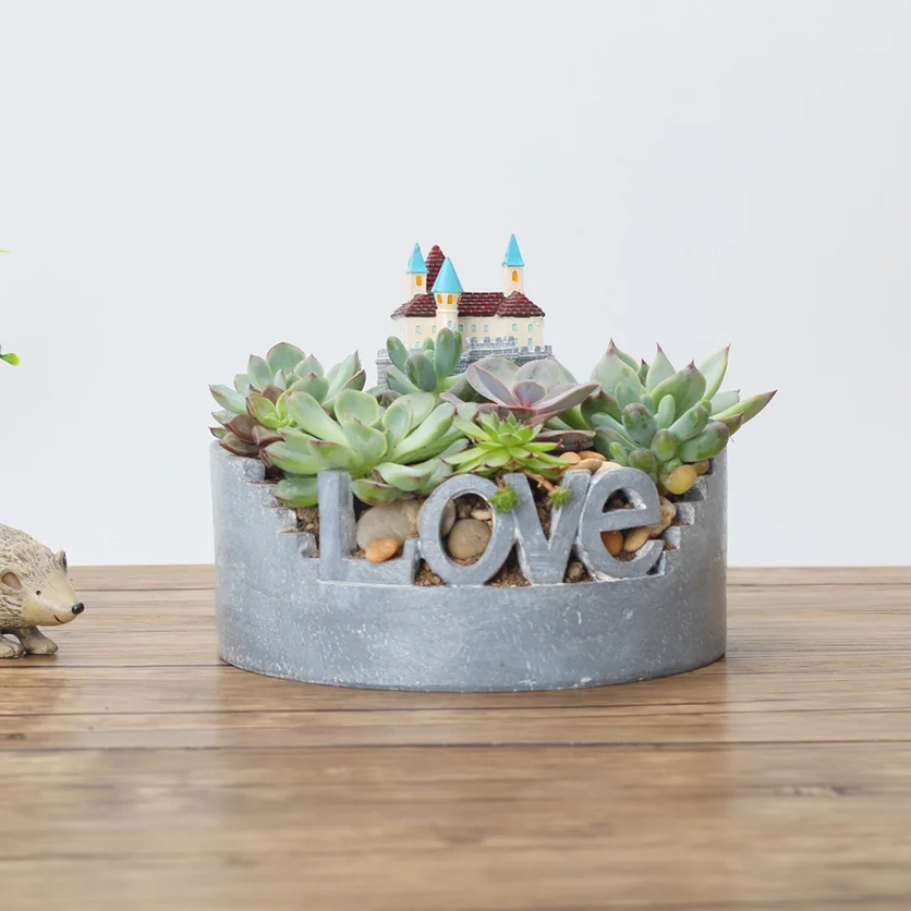 

Creative Castle House Shaped Resin Garden Pot New Novelty Bonsai Plant Flower Pot for Rural House Planter Office Desk Decoration