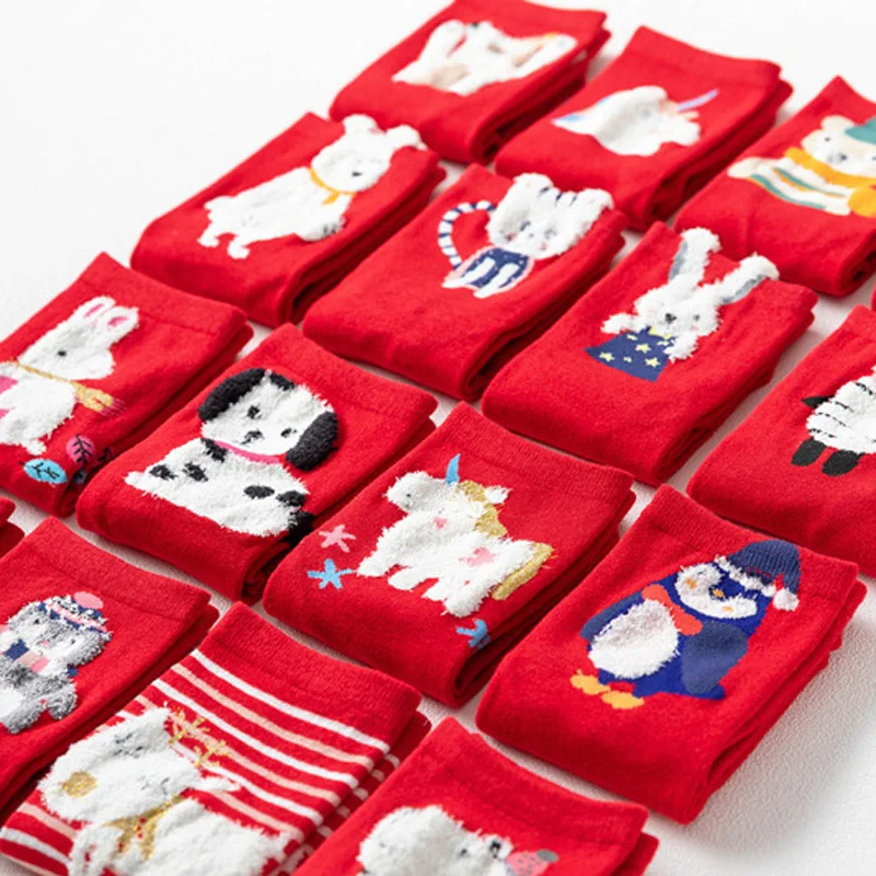 

La MaxPa Christmas Red Socks Elk Penguin Bear Cat Dog Cartoon Animal Jacquard Pattern Cotton Women Socks In New Year k2054