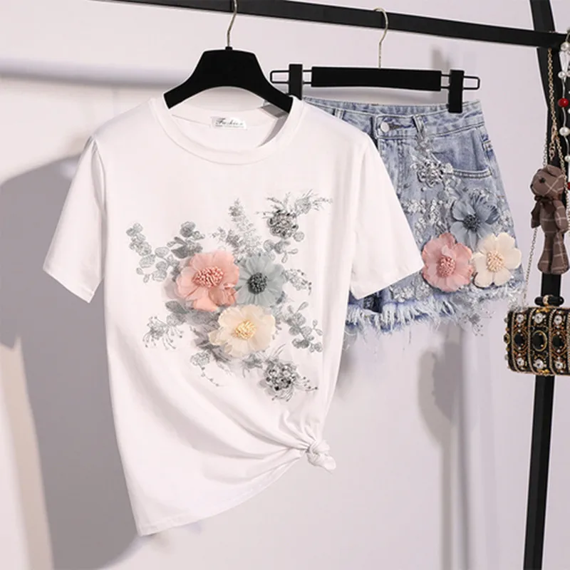 

High Quality 2019 New Women Heavy Work Embroidery 3D Flower Tshirts + Jeans shorts 2pcs Clothing Sets Summer Casual Suits