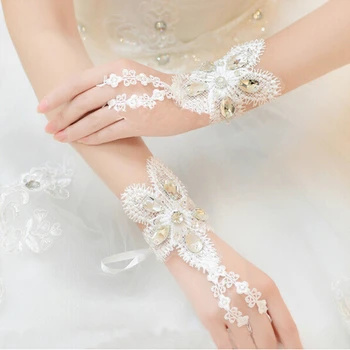 

Hot Sale Fingerless Wedding Gloves New Short Bridal Glove with Beads Wedding Dress Elegant White/Ivory Wedding Accessories