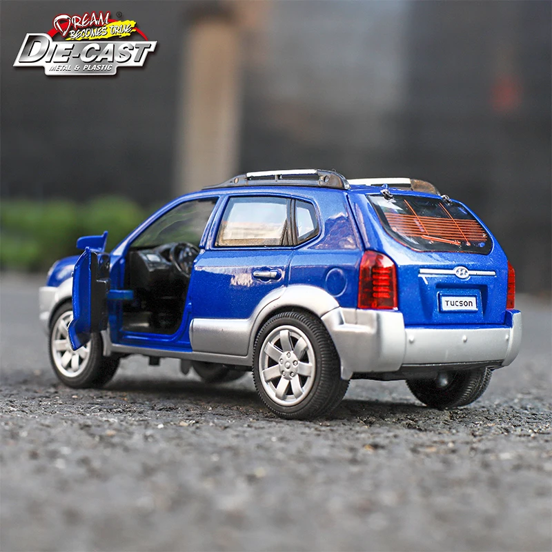  Diecast Hyundai Tucson 1/24 Scale Model Cars Metal Toys for Children With Openable Door/Pull Back F