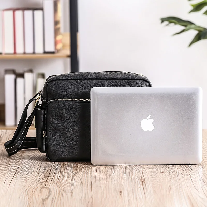 AETOO Men's shoulder bag, leather casual horizontal bag, large capacity cowhide male oblique cross bag