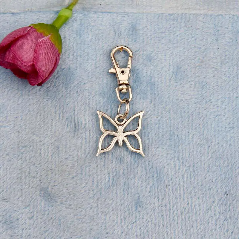 

New 50pcs Vintage Silver Hollow Butterfly Charm Rotation Lobster Button Keychain Gifts Fit Key Chains Jewelry For Women&Men J676