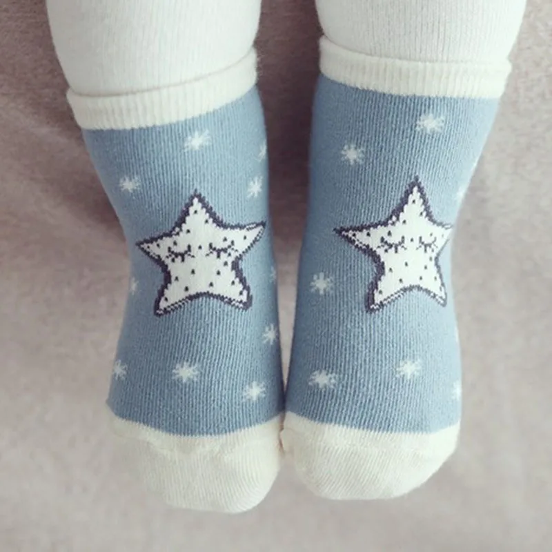 Милые весенне-осенние носки для малышей милые Асимметричные нескользящие носки из хлопка для новорожденных мальчиков и девочек, зимние носки для малышей - Цвет: Blue star