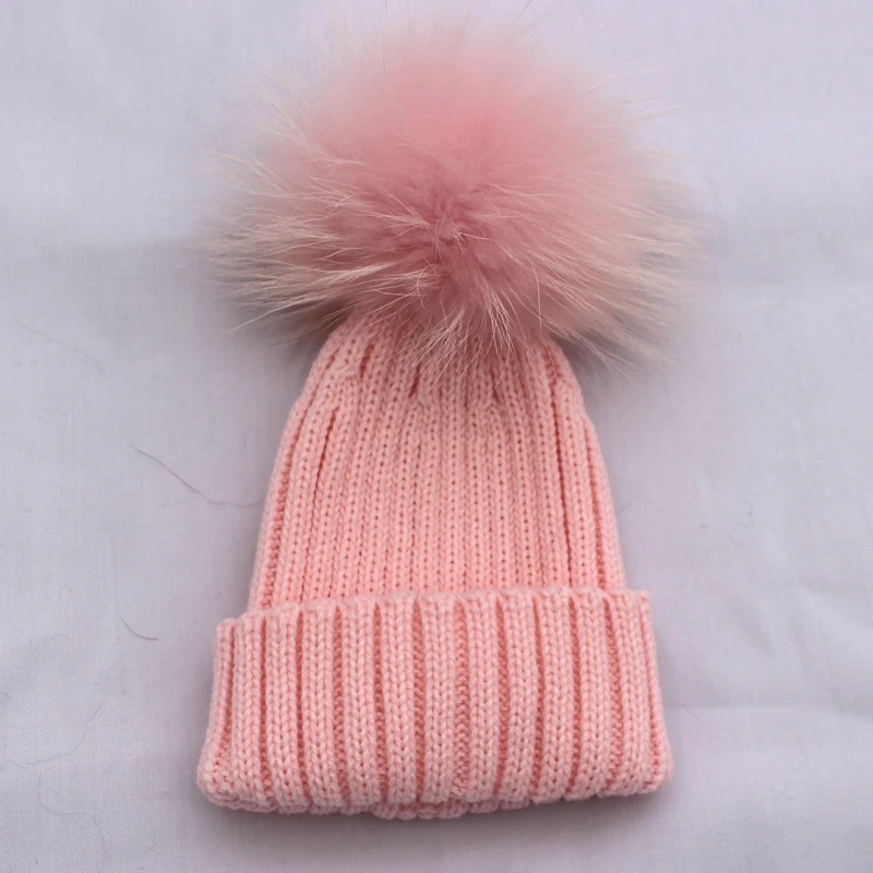 Телая вязанная детская шапка с помпоном из меха енота.|beanie cap|hat displaybeanie style hats |