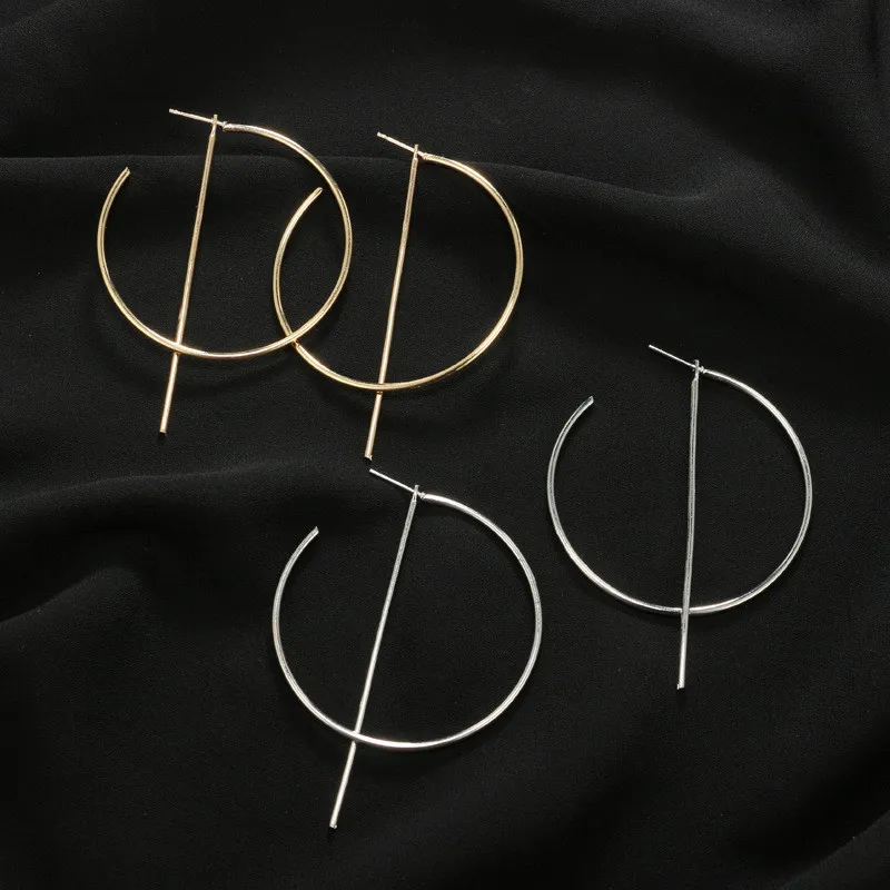 

ZN 2018 New Korean Earring Simple Openwork Geometric Circle Stud Earrings Fashion Natural Word Stud Earrings Women Gift