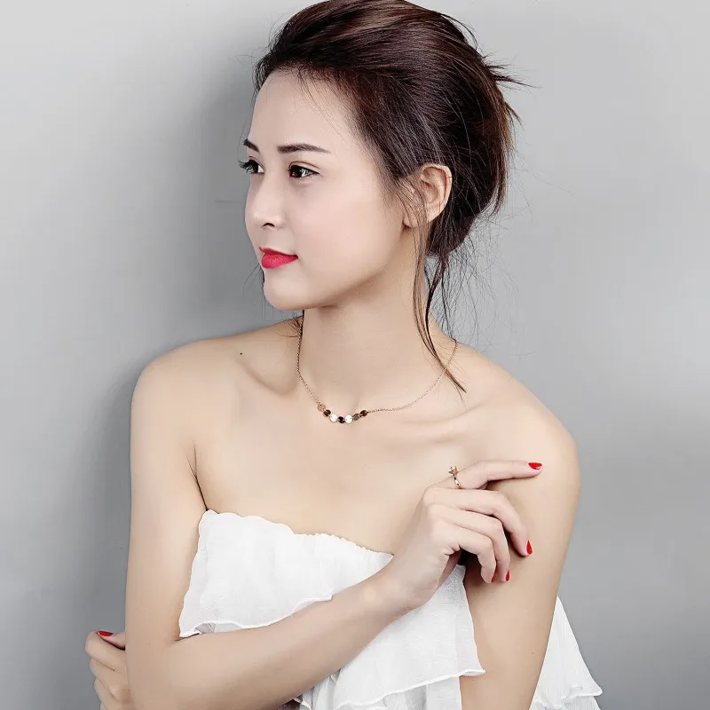 

Fashionable Joker Small Round Sequins Thin Chain Short Collar Bone Choker Stainless Steel Plated Rose Gold Colour Jewelry