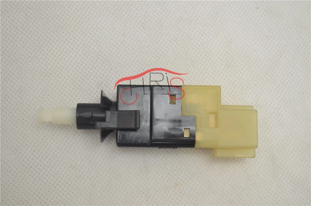 OEM 0015456709 Brake Light Switch 001 545 67 09 For 2007 2012 Mercedes
