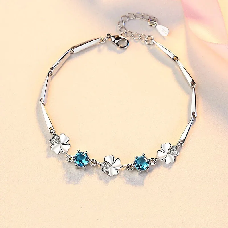 

Women's Handwear Small Fresh Clover Bracelet Fashion Bracelet Micro Zircon Jewelry Baitie Jewelry