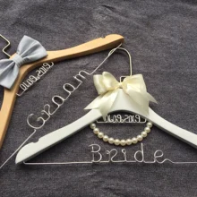 Персонализированные Свадебные вешалки Жених и невеста Вешалки комплект, пользовательские Свадебная Вешалка для одежды ручной работы, подарок на девичник свадебный подарок