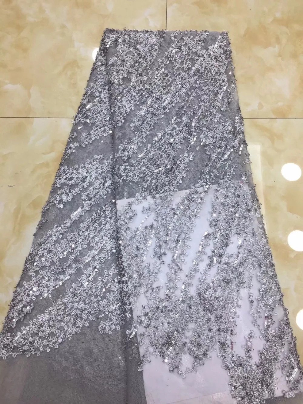 

2018 Latest French Nigerian Laces Fabric High Quality Embroidered Tulle Fabric Flowers Lace Material For Clothing