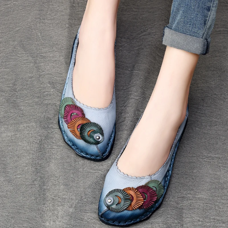 

Handmade Women Loafers Genuine Leather Spring Shoes 2018 Low Heels Retro Leather Women Flats Soft Bottom Flower Shoes Plus Size