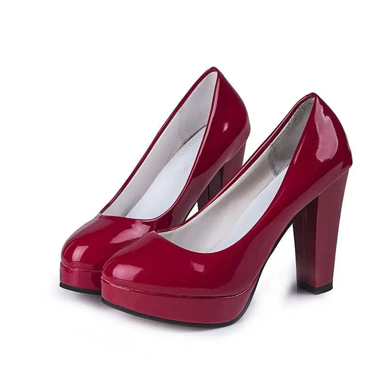 Женские туфли-лодочки; модные классические туфли из лакированной кожи на высоком каблуке; свадебные модельные туфли телесного цвета с острым носком на платформе; большие размеры 34-42 - Цвет: Red