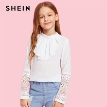 SHEIN Kiddie/белая однотонная контрастная кружевная Повседневная Блузка с оборками спереди; топы для детей; коллекция года; весенние блузки с длинными рукавами и вырезом-лодочкой на спине для девочек