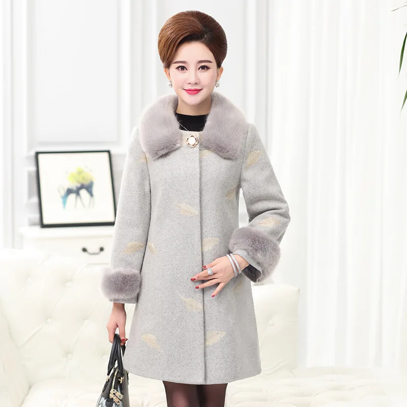 

Gray embroidered woolen coat 2017 autumn / winter new large size women's wool jacket applique woolen coat jacket