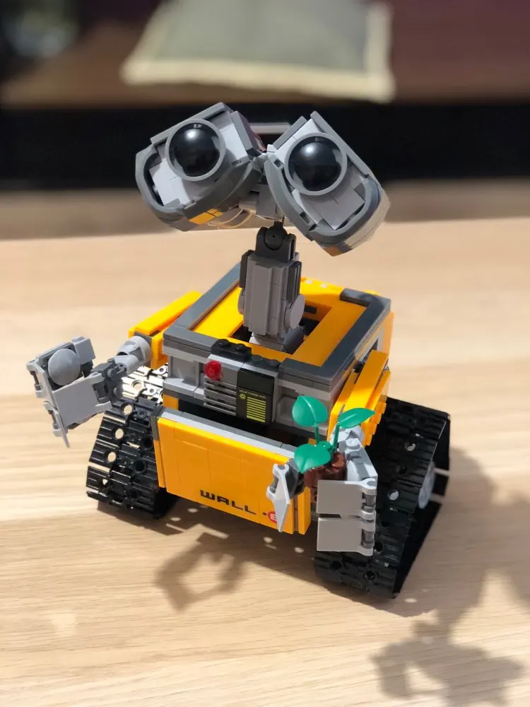 

Creator Series Idea Robot WALL E Action Figures Building Blocks 687Pcs Compatible Creators Children Toys WELL E