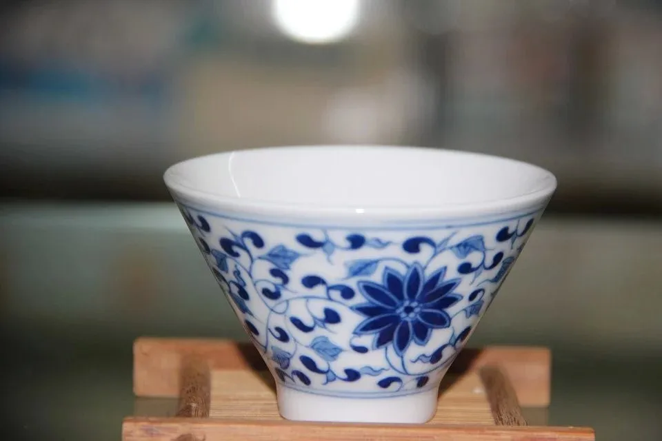 Китайская уникальная чайная чашка Gongfu Цзиндэчжэнь керамическая чайная кружка с ручной росписью синие и белые личные шляпы чашка