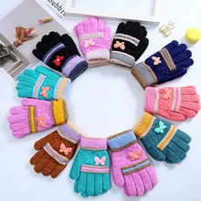 12 пара/лот, зимние детские вязаные перчатки с аппликацией бабочки из мультфильма, теплые детские перчатки 14 см