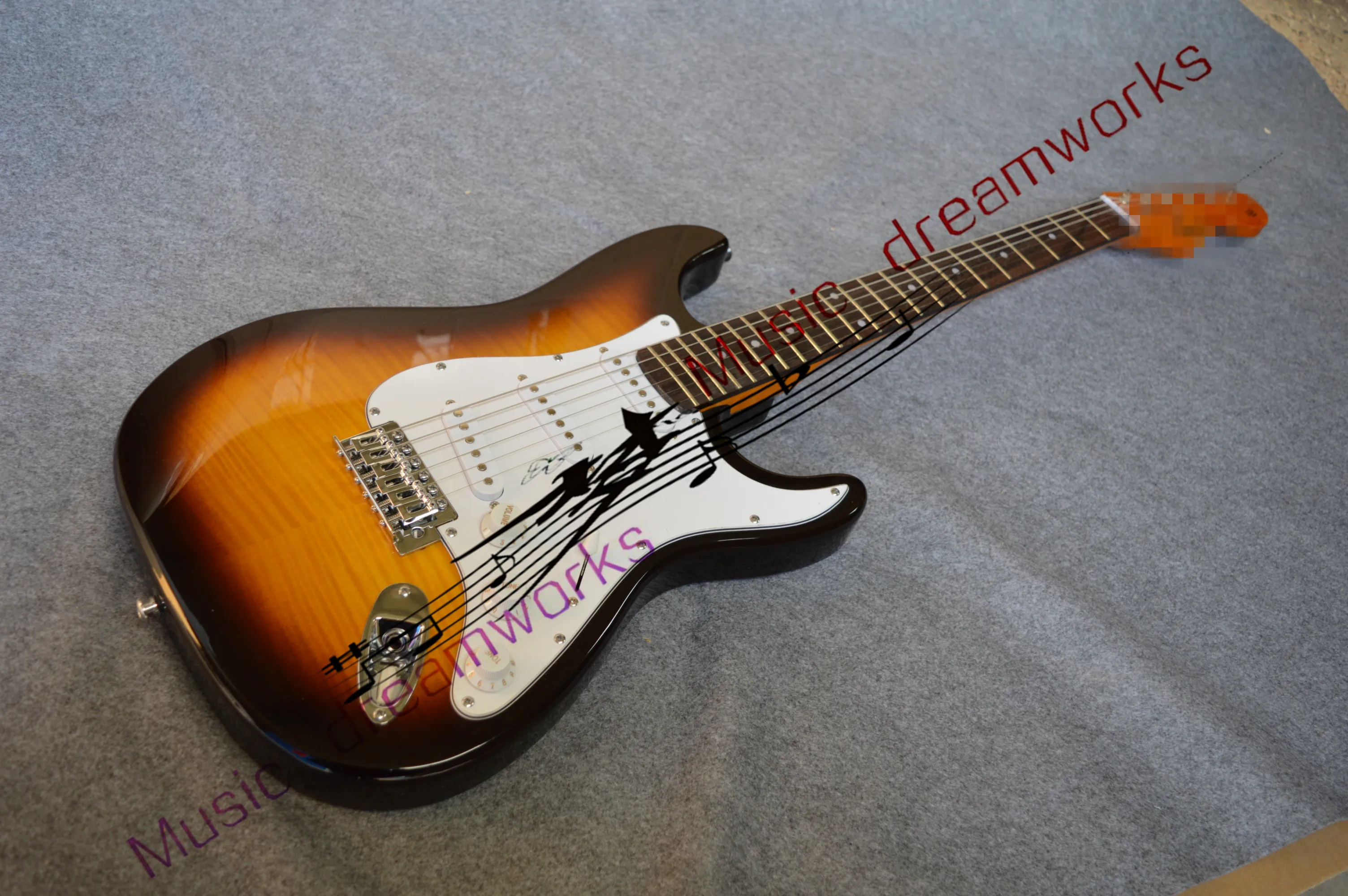 

China firehawk electric guitar, S1T2 Old sun color quilted maple neck The color can be changed Free shipping