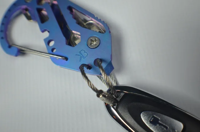С несколькими функциями быстро висящий ремень защитная доска зажим для ключей из нержавеющей стали материал альпинистская Пряжка инструмент для хранения ключей