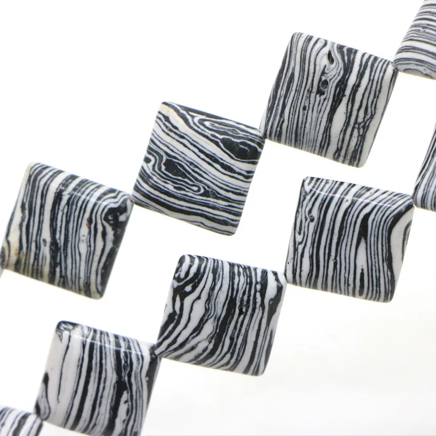 Squared diagonal pine stone beads (19)