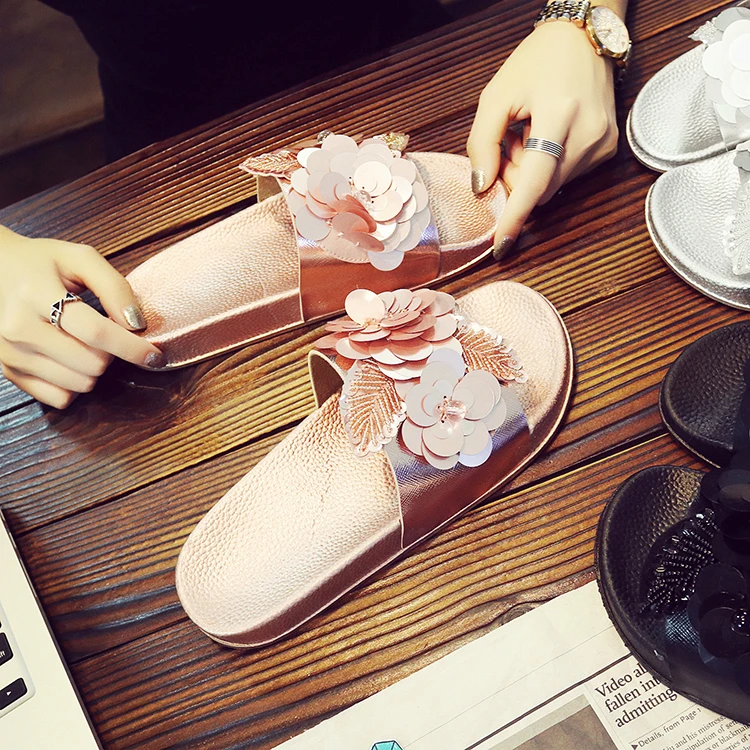 4693975754_1557642219