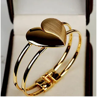 

SL303 New fashion Alloy Heart frosted heart-shaped glossy golden temperament double heart Stitching bracelet Female charm jewelr