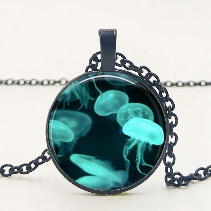 

2019 / Hot Fashion Sailor Deep Sea Jelly Element Glass Round Pendant Necklace Men and Women Jewelry Statement Necklace