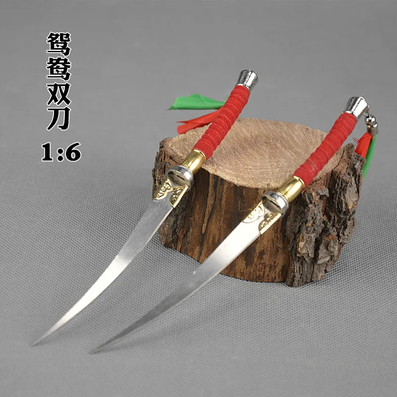 

1: 6 Model of Miniature Weapon of Ancient Cold Weapon Mandarin Duck and Double Sabre Two-handed Curved Knife Lancet Prop sword