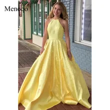 Menoqo Желтые атласные платья для выпускного с жемчугом с вырезом на шее