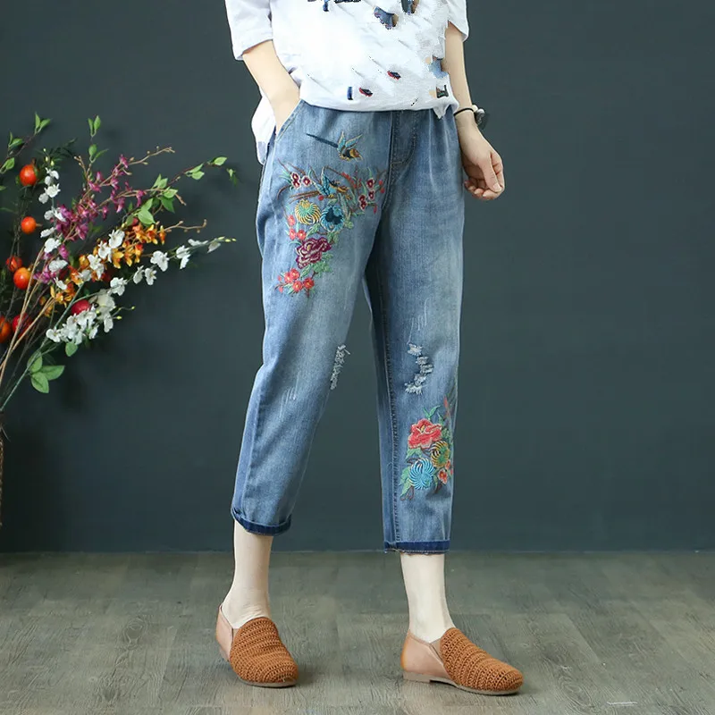 

Women Summer Pants Casual Trousers For Ladies Vintage Ripped Holes Elastic Waist Embroidery Denim Calf Length Jeans Plus Size