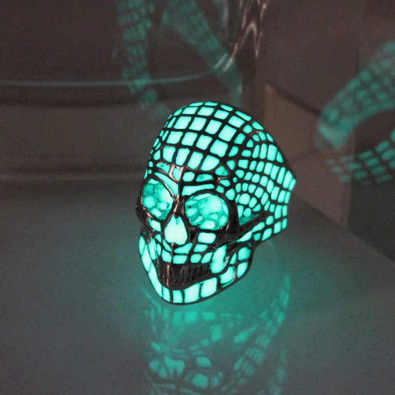 

New glow ring skull Ring men women Glowing Ring Luminous rings punk gift Glow In The Dark Jewelry