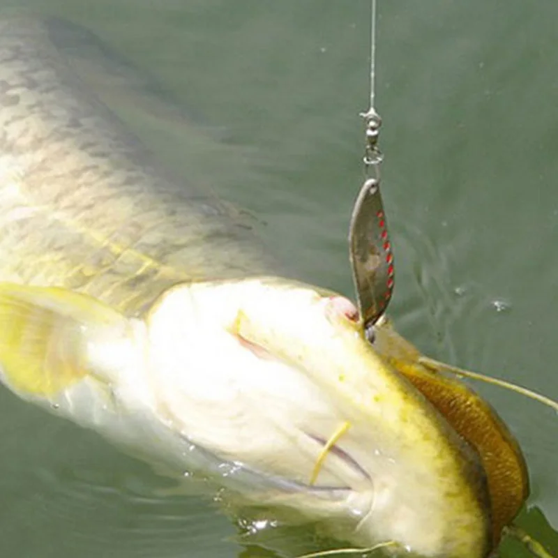 Metal Vib Leech Spinners Spoon Lures 10g 15g 20g Artificial Bait With Feather Hook Night Fishing Tackle for Bass Pike Perch